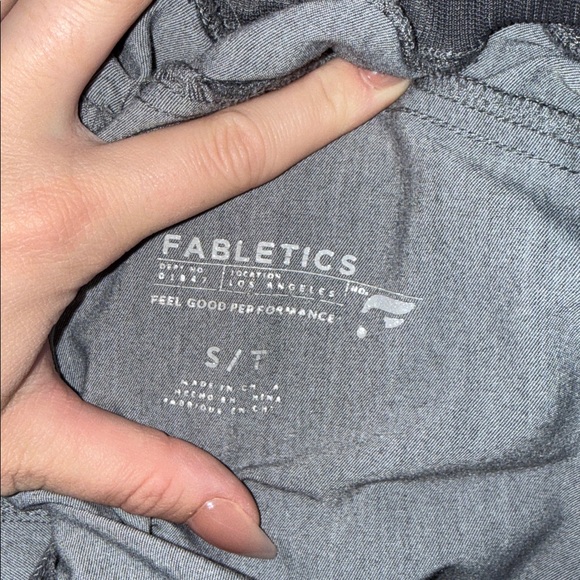 Fabletics Scrub Set - Picture 3 of 3